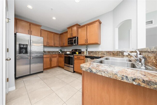 Building Photo - 6548 S Goldenrod Rd