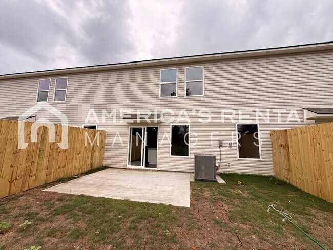 Building Photo - 105 River Grass Dr