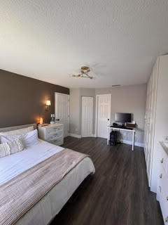 Building Photo - 10267 Boca Bend W