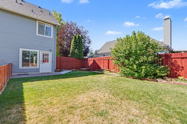 Building Photo - 7400 Newbrook Dr