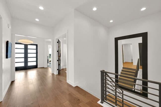 Building Photo - 5887 S Murray Holw Ln