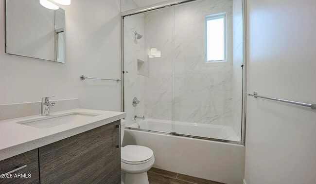 Building Photo - 4539 N 8th Pl