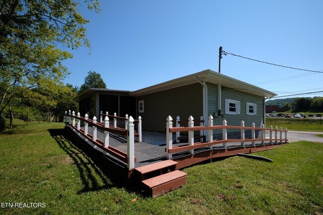 Building Photo - 2107 Tipton Station Rd