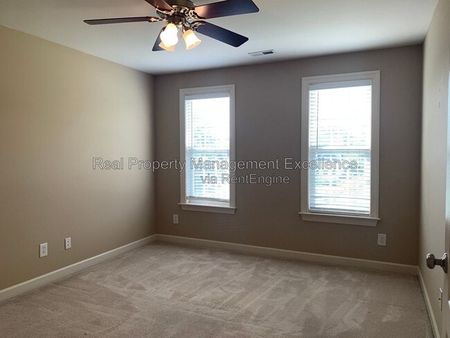 Building Photo - 1005 Hadley Meadows Dr