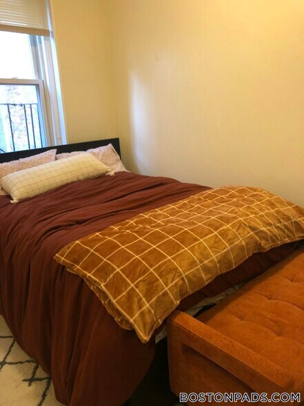 Building Photo - 15 Garden St