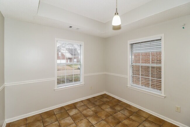 Building Photo - 10010 Cameron Ridge TR