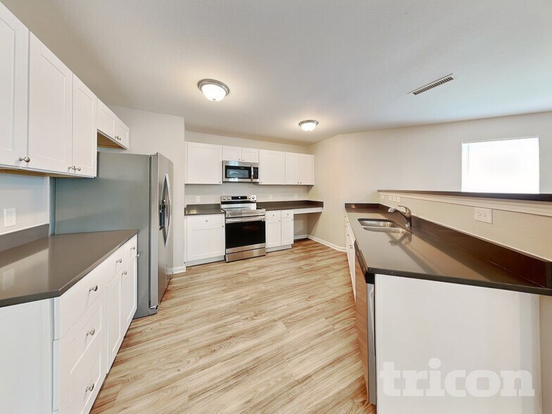 Building Photo - 1351 Waterlily Lane