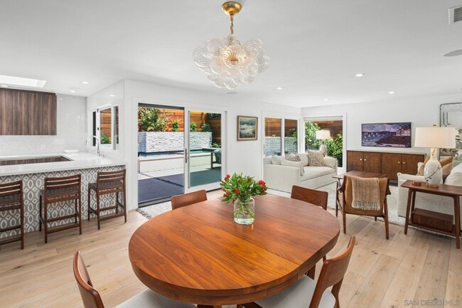 Building Photo - 8471 El Paseo Grande