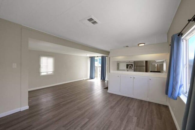 Building Photo - 22 Dahlberg Dr