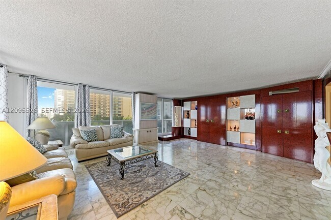 Building Photo - 2751 S Ocean Dr