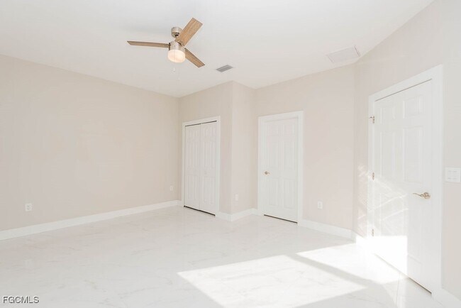 Building Photo - 4419 22nd St SW