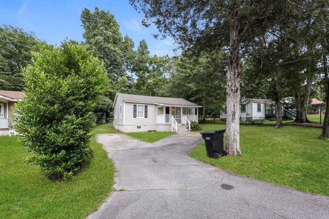 Building Photo - 7728 Aurora Dr