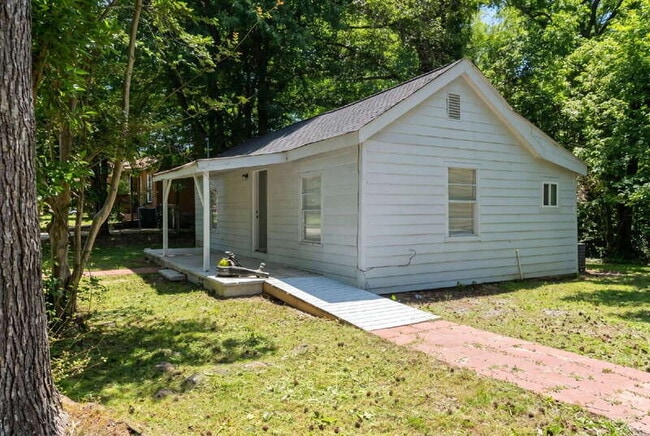 Building Photo - 934 Motley St