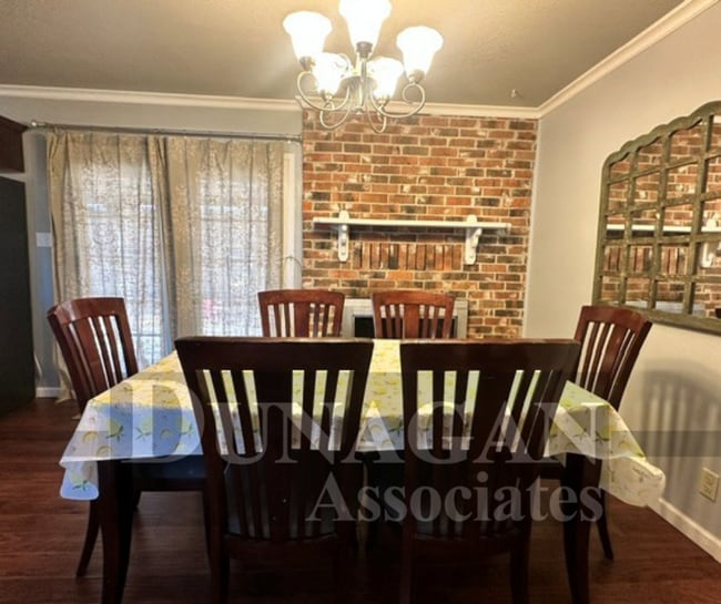 Building Photo - Open house on 1/9 2:45-2:55 !! 3 Bedroom 1.5 Bath - Furnished