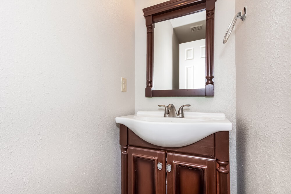 Building Photo - 943 Littleton Dr