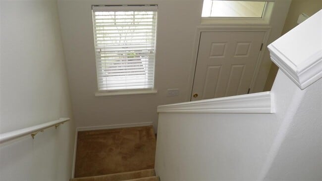 Building Photo - 2867 NE Sedalia Loop