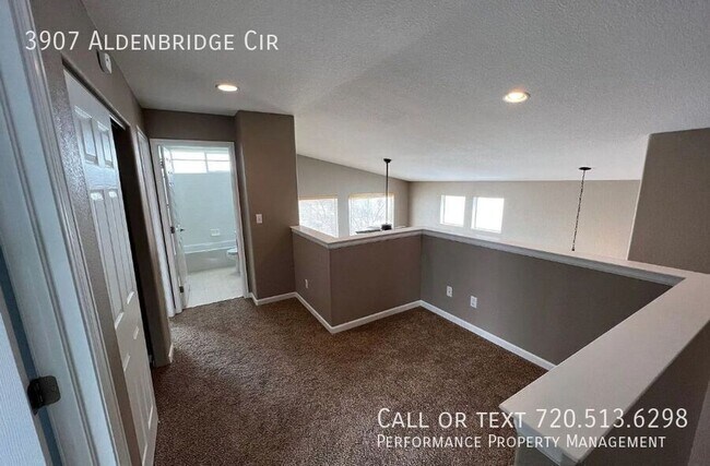 Building Photo - 3907 E Aldenbridge Cir