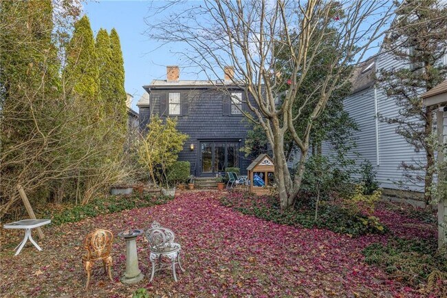 Building Photo - 73 Thames St