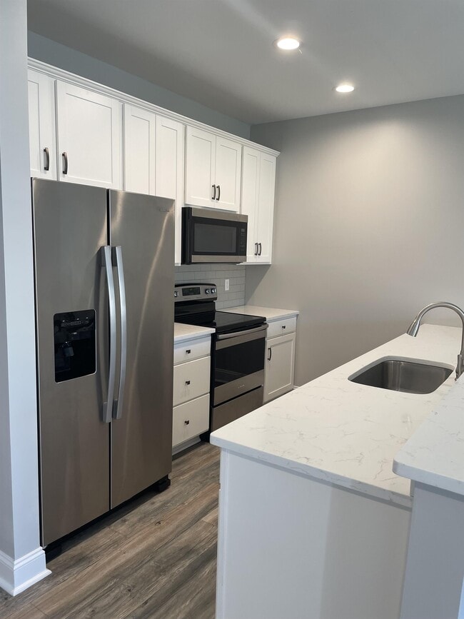 Building Photo - 1179 Commonwealth Cir