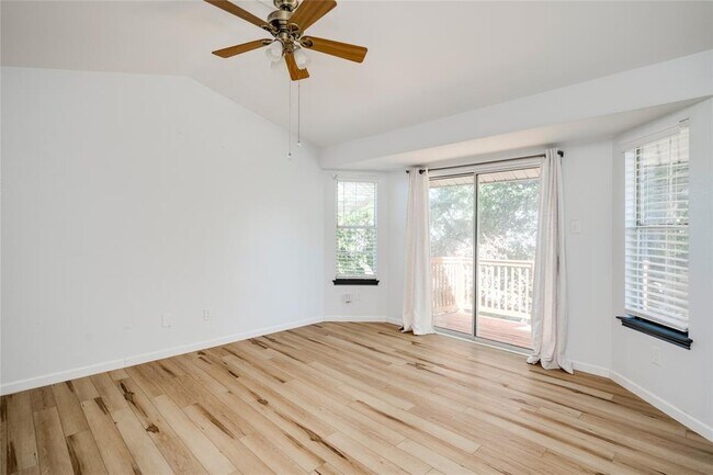 Building Photo - 1917 Windy Park Dr