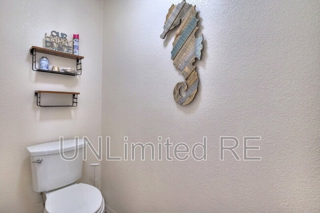 Building Photo - 304 Acoma Blvd S