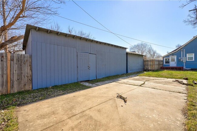 Building Photo - 1715 NW 21st St