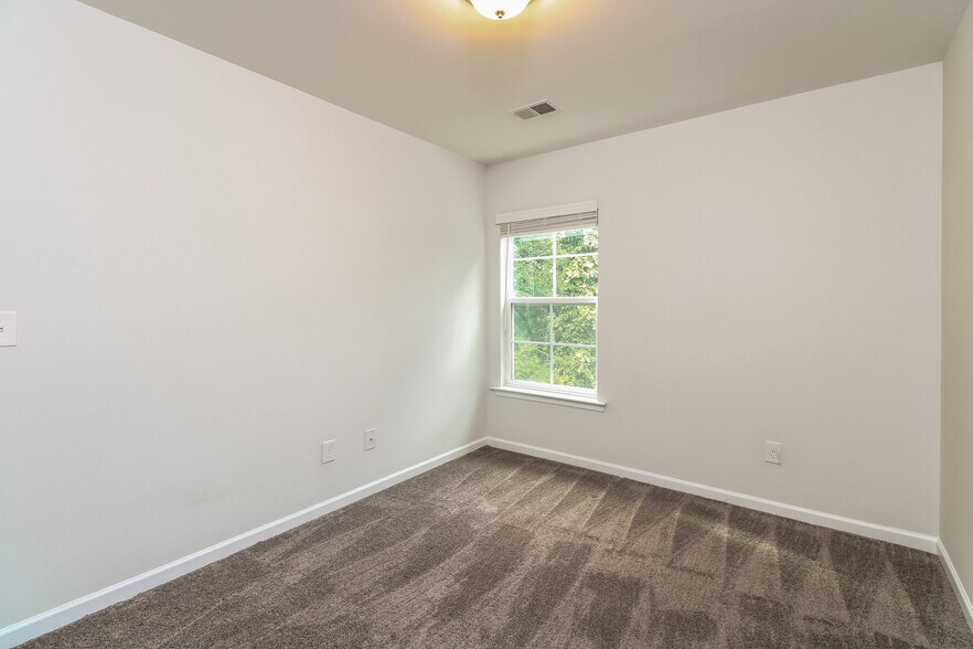 Building Photo - 287 Northwood St