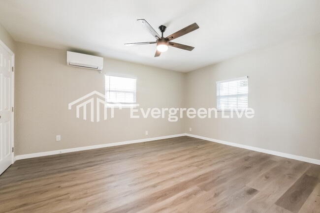 Building Photo - 4058 Spoonbill Ave