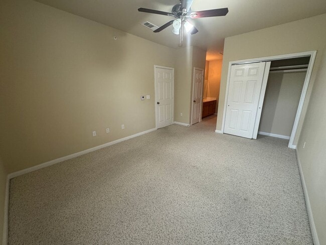 Building Photo - GREAT LOCATION NEAR MEDICAL & USAA | 3 BED...