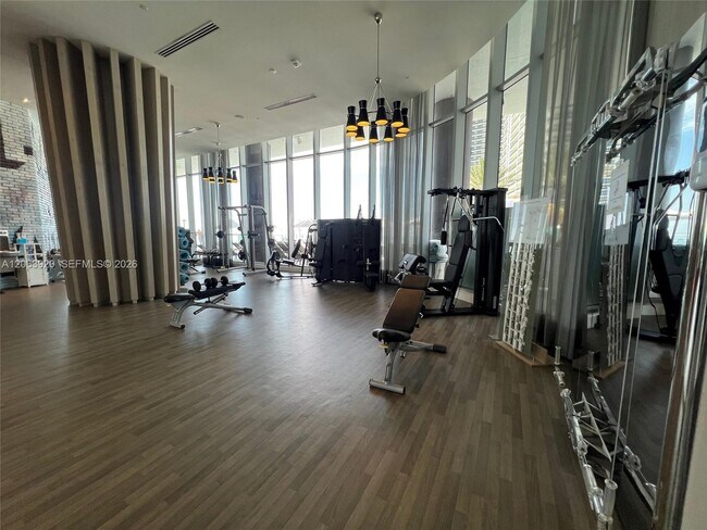 Building Photo - 4111 S Ocean Dr
