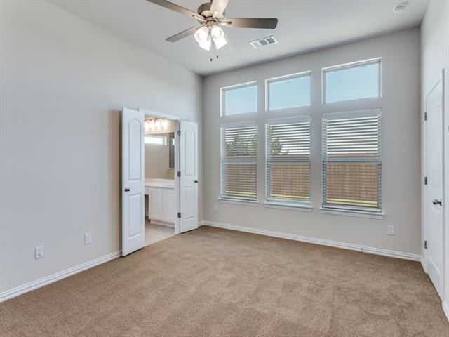 Building Photo - 529 Brozgold Ave