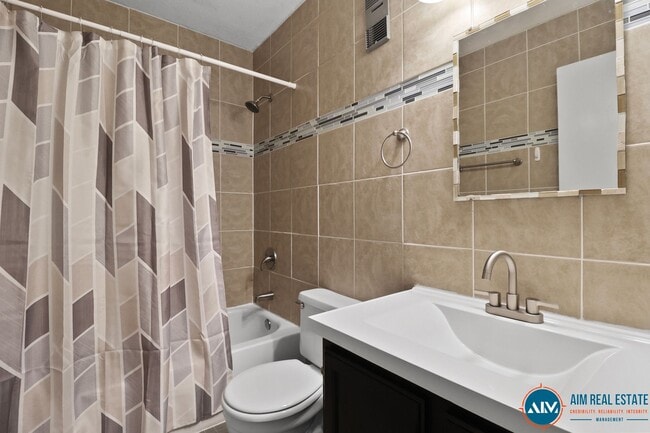 Building Photo - Move-In Ready 2 Bedroom Condo – Steps from...
