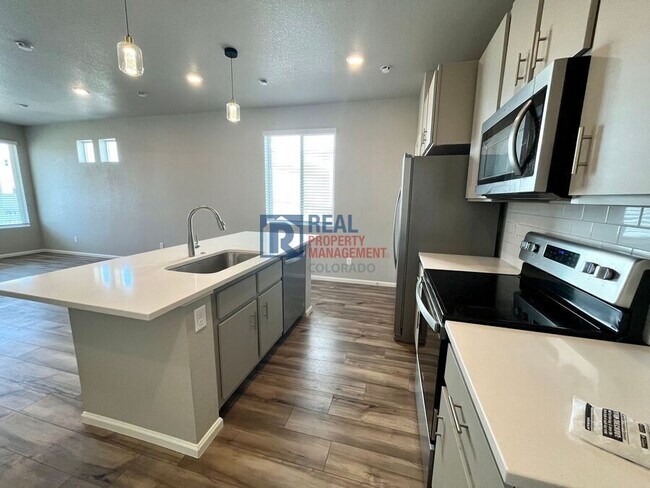 Building Photo - 9254 Henson Pl
