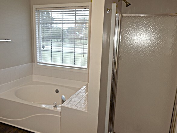 Building Photo - 811 Karie Dr