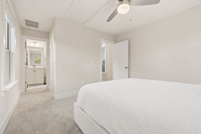 Building Photo - BRAND NEW LUXURY: Furnished 2 Bed/2.5 bath...