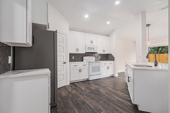 Building Photo - 614 Magnolia Bend St