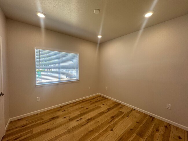 Building Photo - Brand New 1-Bedroom Unit for Rent – Centra...