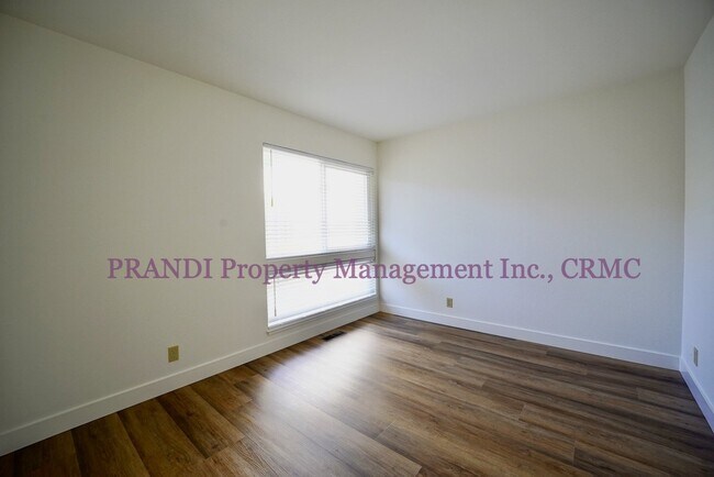 Building Photo - Reduced! (Was $3,700) Now $3,295! Upgraded...