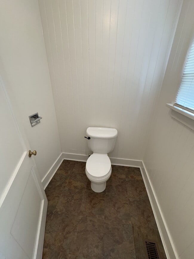 Building Photo - 3 Bedroom, 1 Bathroom Brooklyn Home