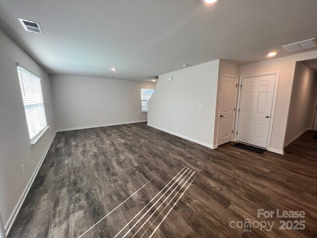 Building Photo - 7868 Whispering Strm Dr