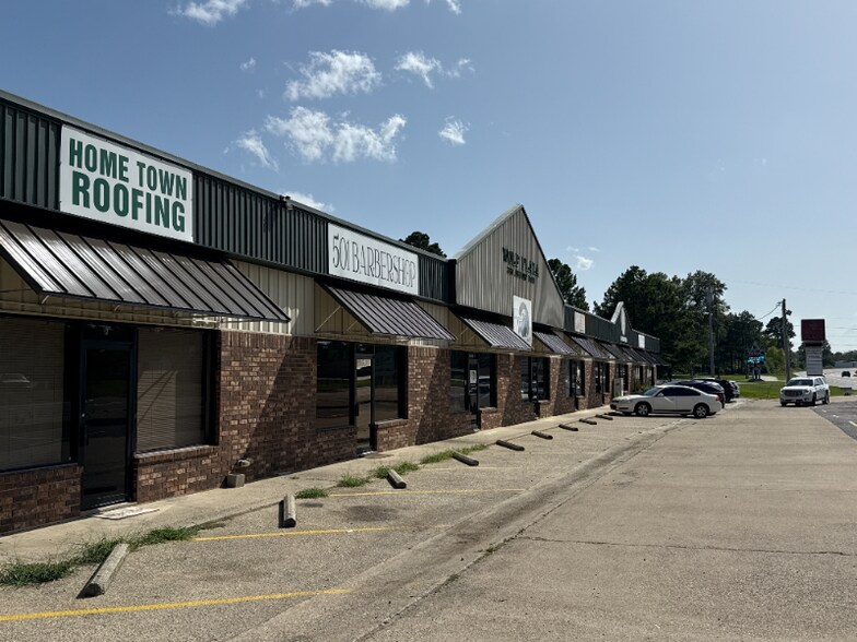 Primary Photo - 3131 Airport Rd