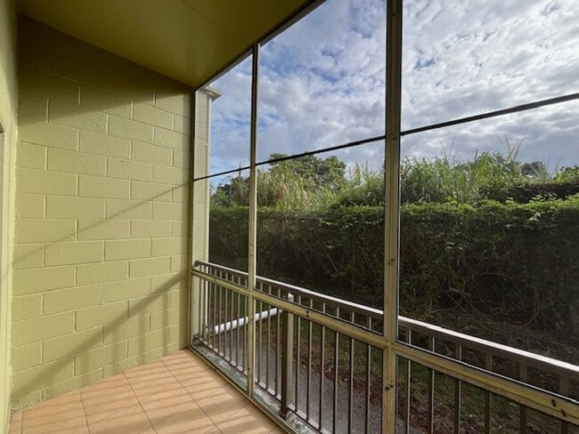 Building Photo - 355 Kalanianaole St