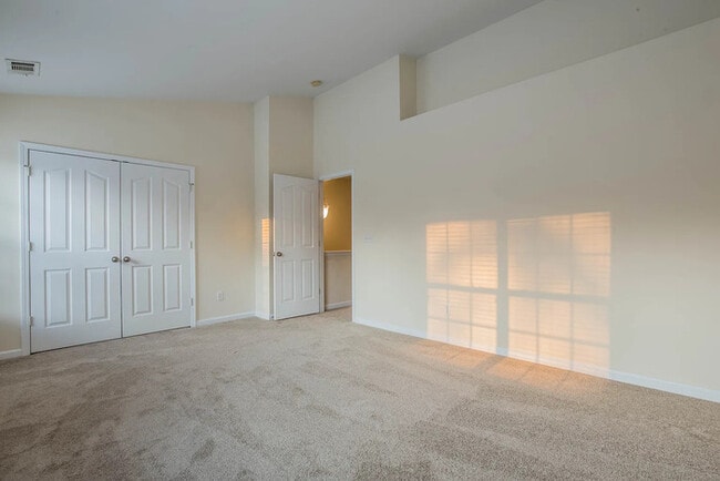 Building Photo - 303 Huck Ct