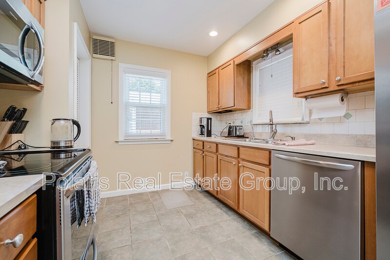 Building Photo - 5916 Crittenden Ave