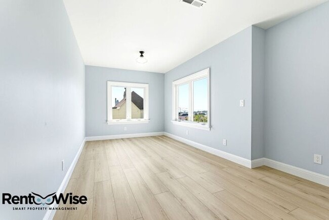 Building Photo - 1401 39th Ave