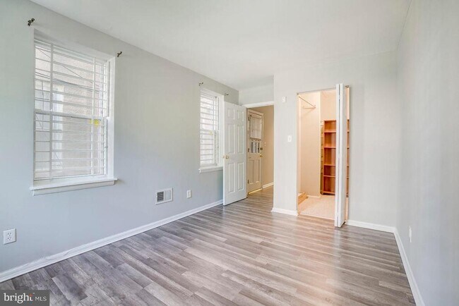 Building Photo - 1522 E Baltimore St