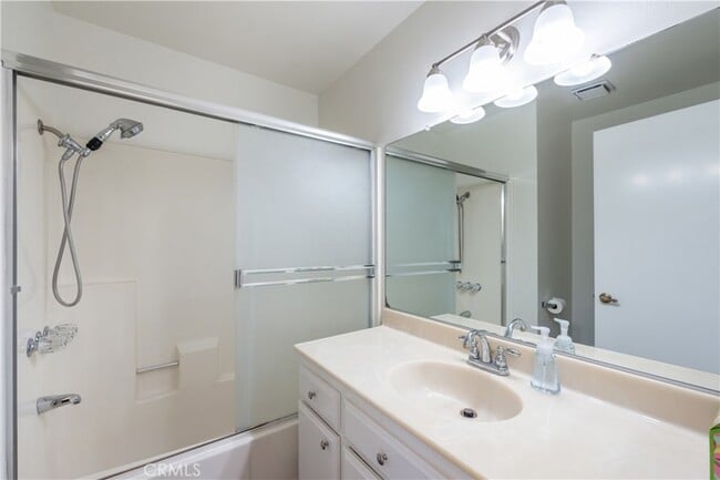 Building Photo - 49 Summerstone