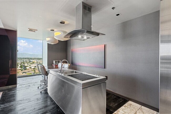 Building Photo - LVP 2301 LLC