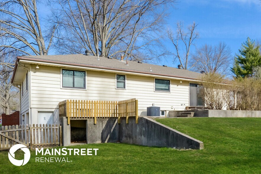 Building Photo - 3923 S Breckenridge Dr
