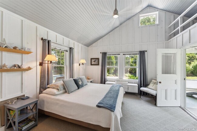 Building Photo - 695 Main St